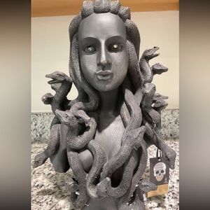 New Medusa Head Bust Statue LED Eyes Light Up Halloween Horror Fright